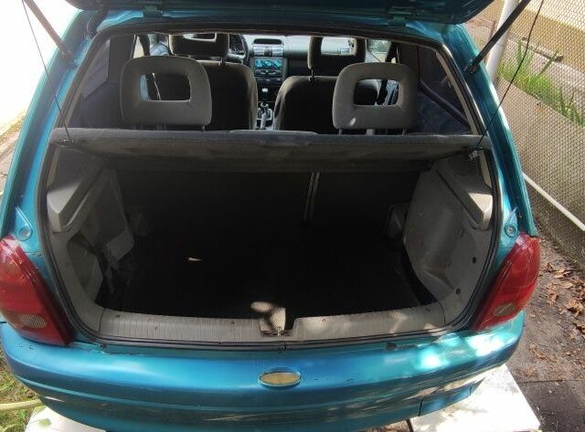 Зеленый Опель Корса, объемом двигателя 1.4 л и пробегом 314 тыс. км за 1300 $, фото 5 на Automoto.ua