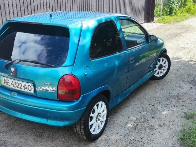 Зеленый Опель Корса, объемом двигателя 1.4 л и пробегом 314 тыс. км за 1300 $, фото 2 на Automoto.ua