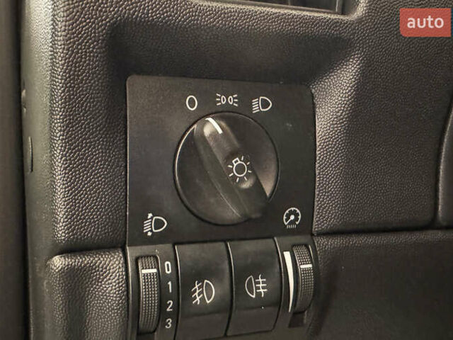 Зелений Опель Корса, об'ємом двигуна 1.2 л та пробігом 100 тис. км за 4800 $, фото 12 на Automoto.ua