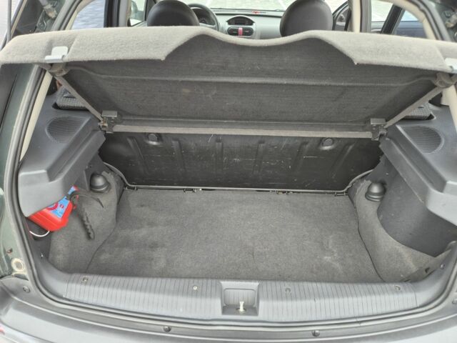 Опель Корса 2002 в Виннице на Automoto.ua Зеленый Опель Корса, объемом двигателя 1.2 л и пробегом 189 тыс. км за 2600 $, фото 16 на Automoto.ua