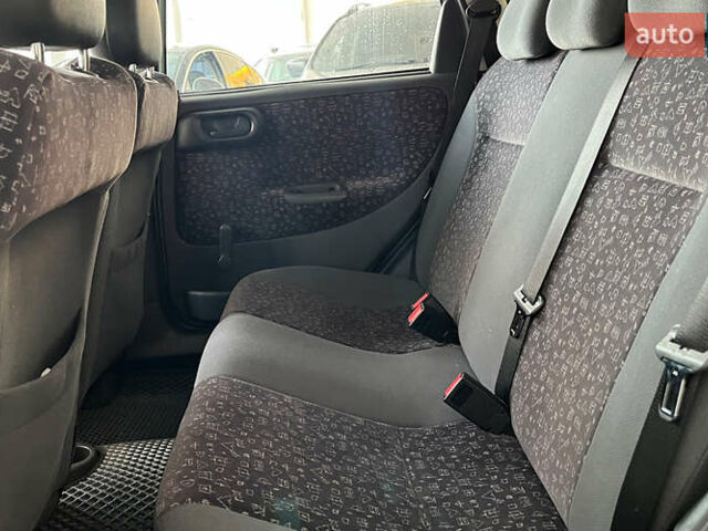 Зелений Опель Корса, об'ємом двигуна 1.2 л та пробігом 100 тис. км за 4500 $, фото 18 на Automoto.ua