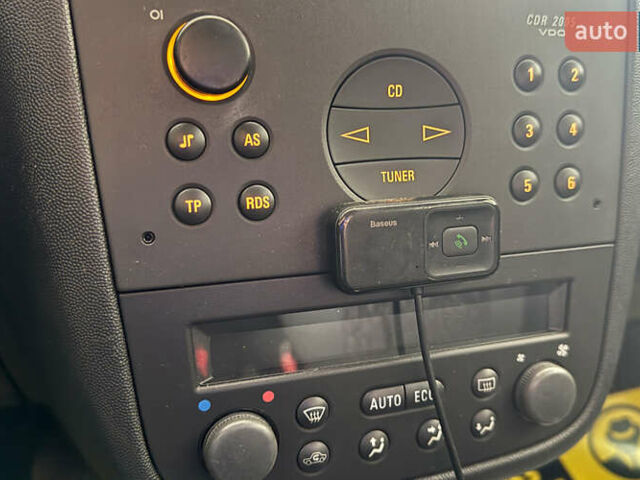 Зелений Опель Корса, об'ємом двигуна 1.2 л та пробігом 100 тис. км за 4800 $, фото 14 на Automoto.ua