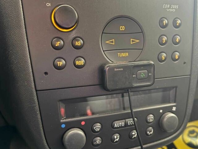 Зелений Опель Корса, об'ємом двигуна 1.2 л та пробігом 100 тис. км за 4800 $, фото 14 на Automoto.ua