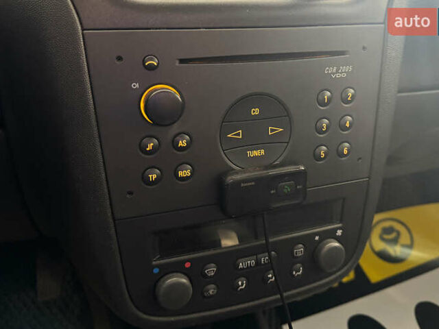 Зелений Опель Корса, об'ємом двигуна 1.2 л та пробігом 100 тис. км за 4800 $, фото 13 на Automoto.ua