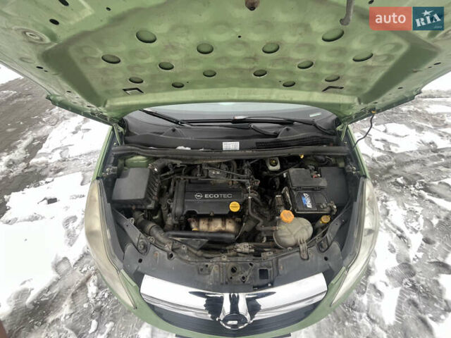 Зеленый Опель Корса, объемом двигателя 1.4 л и пробегом 214 тыс. км за 5500 $, фото 11 на Automoto.ua