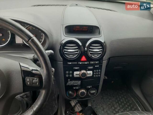 Зеленый Опель Корса, объемом двигателя 1.4 л и пробегом 235 тыс. км за 4500 $, фото 9 на Automoto.ua