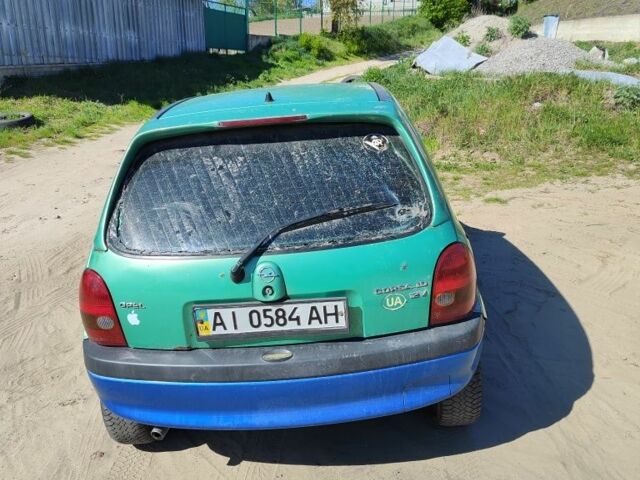 Зеленый Опель Корса, объемом двигателя 1 л и пробегом 289 тыс. км за 700 $, фото 3 на Automoto.ua