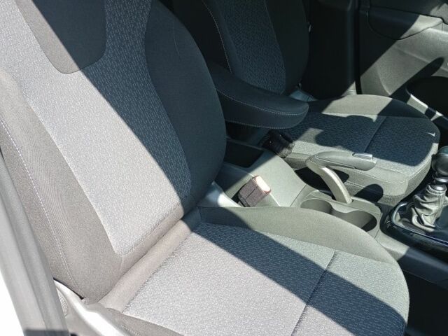 Білий Опель Інша, об'ємом двигуна 1.2 л та пробігом 5 тис. км за 16500 $, фото 4 на Automoto.ua