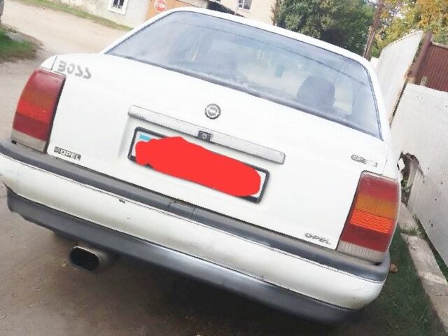 Білий Опель Інша, об'ємом двигуна 2 л та пробігом 2 тис. км за 1100 $, фото 1 на Automoto.ua