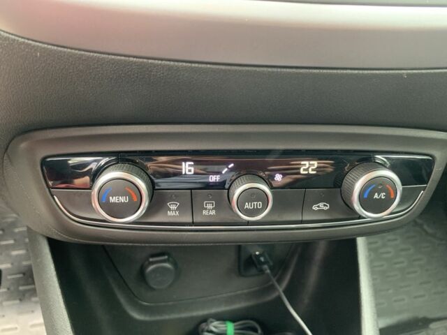 Белый Опель Другая, объемом двигателя 1.2 л и пробегом 83 тыс. км за 12900 $, фото 13 на Automoto.ua