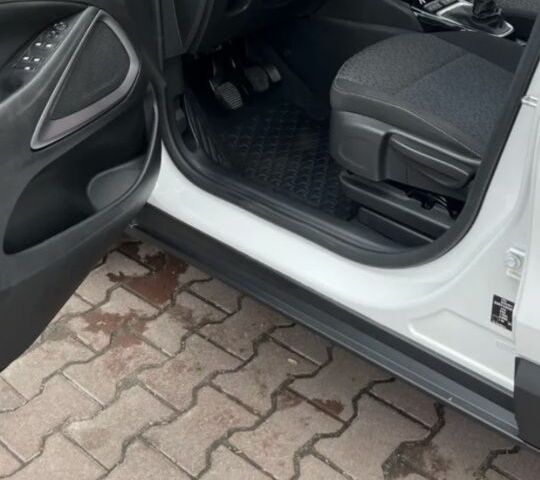 Білий Опель Інша, об'ємом двигуна 1.2 л та пробігом 31 тис. км за 16990 $, фото 7 на Automoto.ua