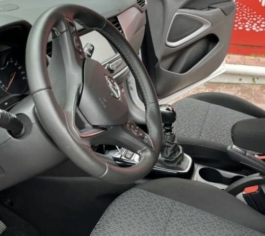 Білий Опель Інша, об'ємом двигуна 1.2 л та пробігом 31 тис. км за 16990 $, фото 4 на Automoto.ua