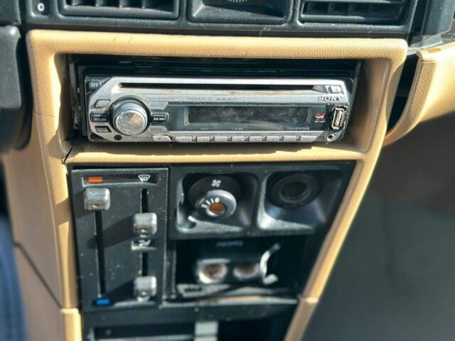 Бежевый Опель Другая, объемом двигателя 1.8 л и пробегом 200 тыс. км за 1400 $, фото 6 на Automoto.ua