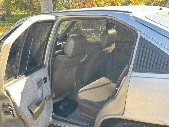 Бежевый Опель Другая, объемом двигателя 1.8 л и пробегом 200 тыс. км за 1400 $, фото 7 на Automoto.ua