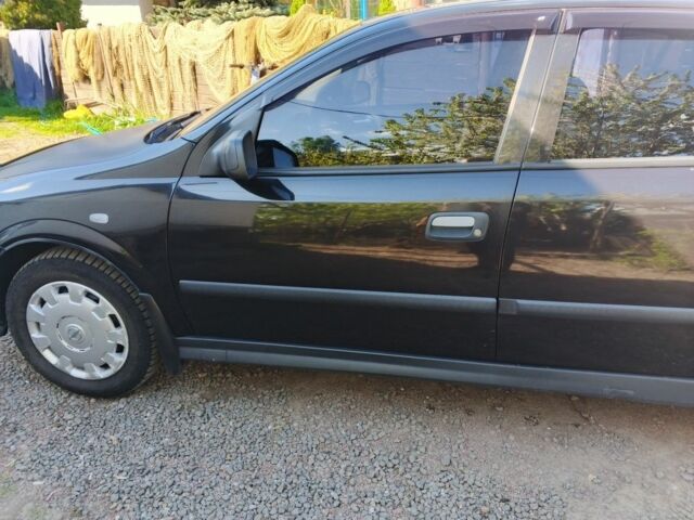 Черный Опель Другая, объемом двигателя 1.4 л и пробегом 211 тыс. км за 3700 $, фото 2 на Automoto.ua