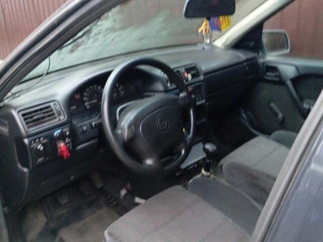 Черный Опель Другая, объемом двигателя 2 л и пробегом 1000 тыс. км за 1200 $, фото 4 на Automoto.ua