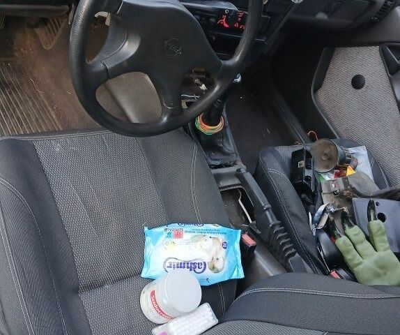 Красный Опель Другая, объемом двигателя 2 л и пробегом 2 тыс. км за 1500 $, фото 8 на Automoto.ua