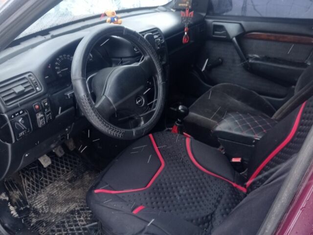 Красный Опель Другая, объемом двигателя 8 л и пробегом 3 тыс. км за 950 $, фото 1 на Automoto.ua