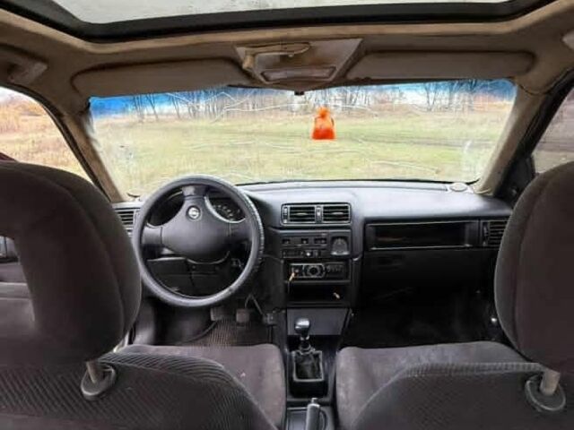 Червоний Опель Інша, об'ємом двигуна 1.6 л та пробігом 400 тис. км за 1475 $, фото 3 на Automoto.ua