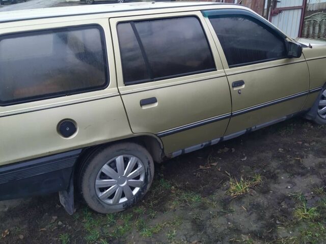 Желтый Опель Другая, объемом двигателя 1.3 л и пробегом 1000 тыс. км за 1300 $, фото 1 на Automoto.ua