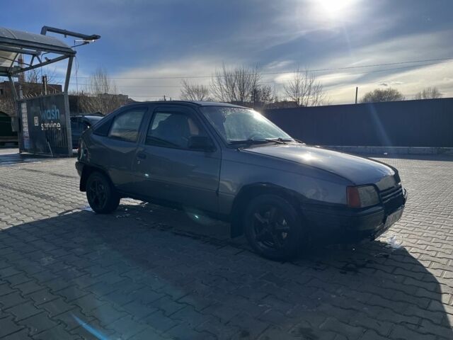 Серый Опель Другая, объемом двигателя 1.3 л и пробегом 300 тыс. км за 900 $, фото 3 на Automoto.ua