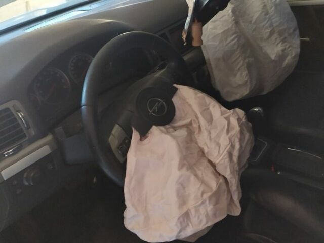 Сірий Опель Інша, об'ємом двигуна 2.2 л та пробігом 50 тис. км за 3000 $, фото 5 на Automoto.ua