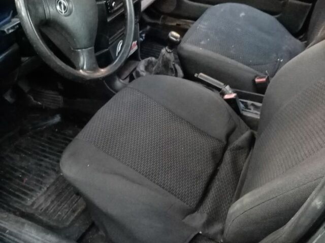 Серый Опель Другая, объемом двигателя 1.6 л и пробегом 380 тыс. км за 1669 $, фото 3 на Automoto.ua