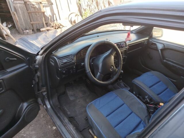 Сірий Опель Інша, об'ємом двигуна 1.6 л та пробігом 120 тис. км за 1189 $, фото 5 на Automoto.ua