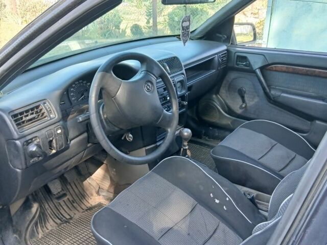 Синий Опель Другая, объемом двигателя 0 л и пробегом 1000 тыс. км за 1100 $, фото 1 на Automoto.ua