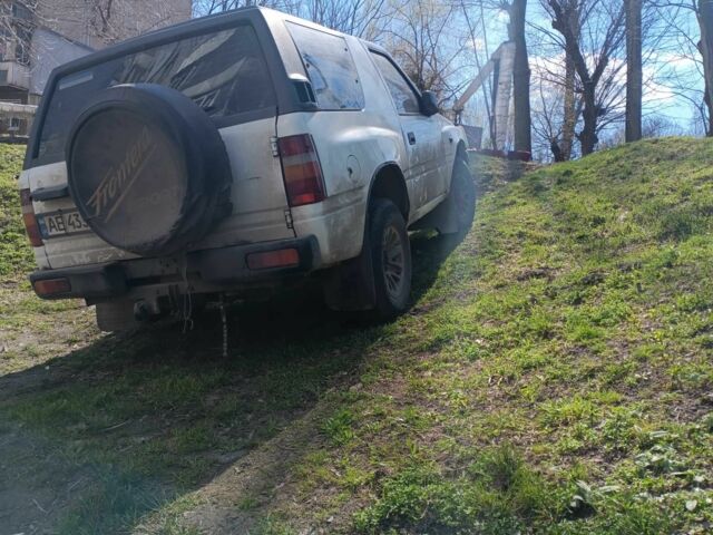 Білий Опель Фронтера, об'ємом двигуна 2 л та пробігом 250 тис. км за 3500 $, фото 7 на Automoto.ua