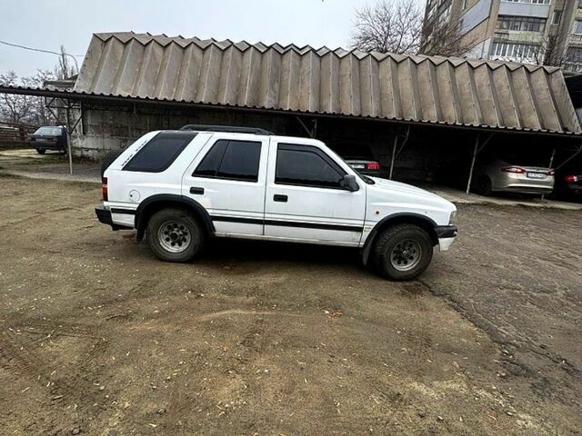 Білий Опель Фронтера, об'ємом двигуна 2.4 л та пробігом 100 тис. км за 2500 $, фото 4 на Automoto.ua