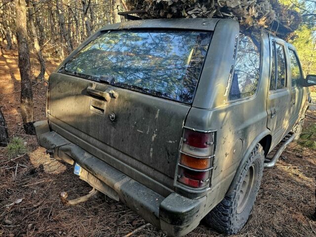 Белый Опель Фронтера, объемом двигателя 2.3 л и пробегом 250 тыс. км за 2143 $, фото 5 на Automoto.ua