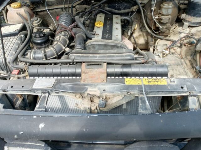 Черный Опель Фронтера, объемом двигателя 0 л и пробегом 257 тыс. км за 3750 $, фото 5 на Automoto.ua