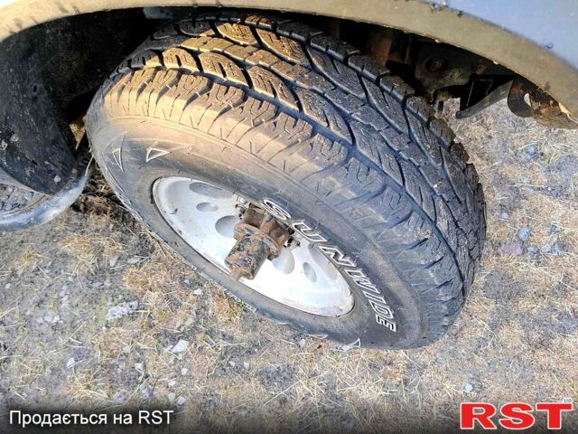 Чорний Опель Фронтера, об'ємом двигуна 2.3 л та пробігом 114 тис. км за 4000 $, фото 2 на Automoto.ua