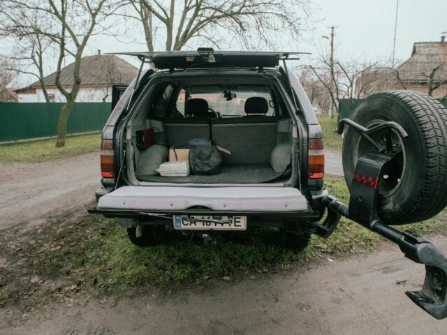 Черный Опель Фронтера, объемом двигателя 2.3 л и пробегом 505 тыс. км за 3700 $, фото 6 на Automoto.ua
