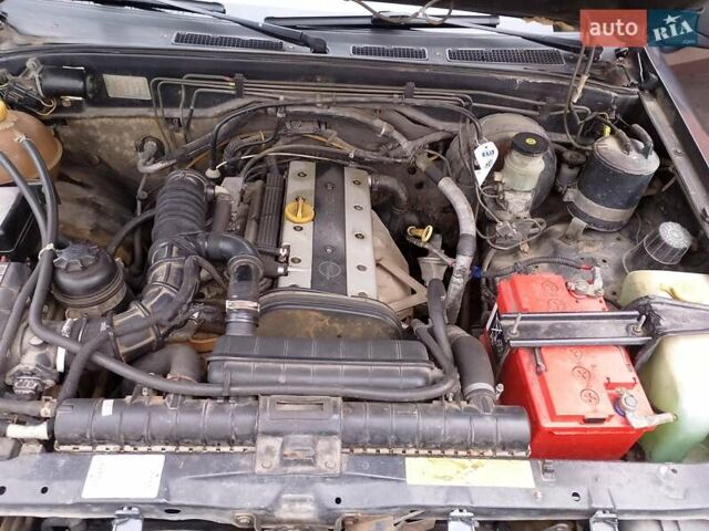 Черный Опель Фронтера, объемом двигателя 2.2 л и пробегом 329 тыс. км за 4999 $, фото 24 на Automoto.ua