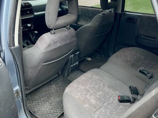 Чорний Опель Фронтера, об'ємом двигуна 2.2 л та пробігом 230 тис. км за 2200 $, фото 5 на Automoto.ua