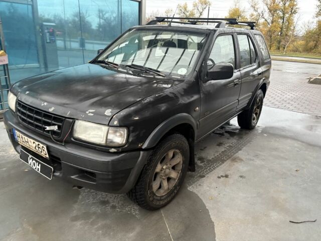 Черный Опель Фронтера, объемом двигателя 2.2 л и пробегом 358 тыс. км за 2500 $, фото 3 на Automoto.ua