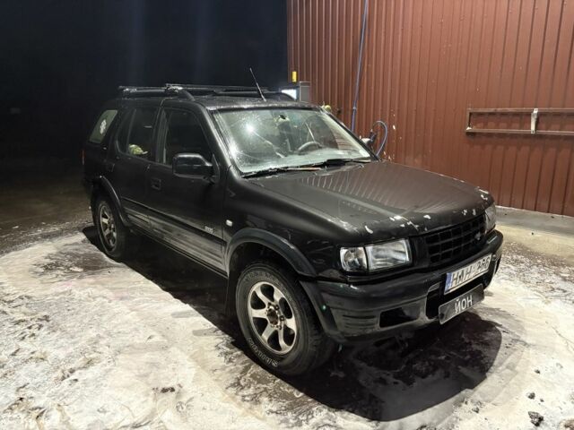 Черный Опель Фронтера, объемом двигателя 2.2 л и пробегом 358 тыс. км за 2500 $, фото 2 на Automoto.ua
