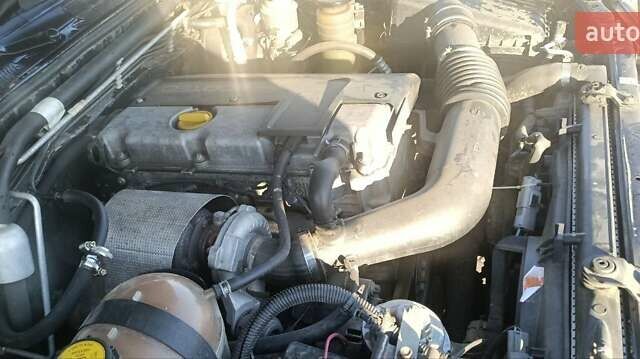 Черный Опель Фронтера, объемом двигателя 2.17 л и пробегом 335 тыс. км за 4800 $, фото 4 на Automoto.ua