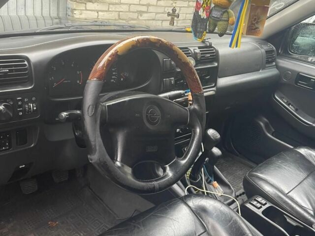 Коричневый Опель Фронтера, объемом двигателя 0 л и пробегом 233 тыс. км за 4500 $, фото 4 на Automoto.ua