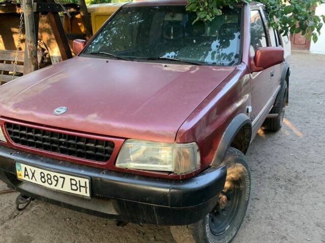 Красный Опель Фронтера, объемом двигателя 2.3 л и пробегом 290 тыс. км за 2500 $, фото 4 на Automoto.ua