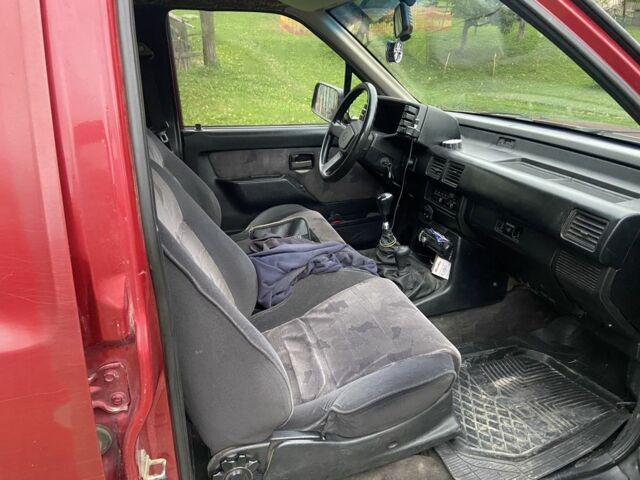 Красный Опель Фронтера, объемом двигателя 2.8 л и пробегом 400 тыс. км за 3300 $, фото 6 на Automoto.ua