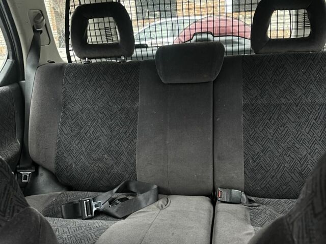 Красный Опель Фронтера, объемом двигателя 2.2 л и пробегом 288 тыс. км за 2899 $, фото 8 на Automoto.ua