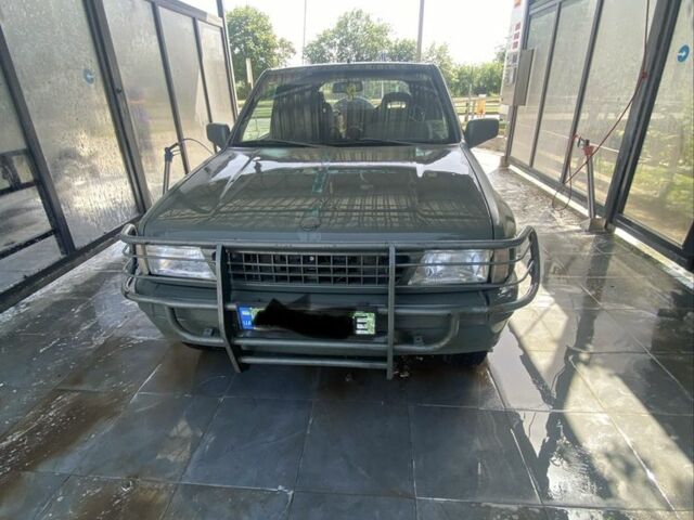 Опель Фронтера, об'ємом двигуна 2 л та пробігом 280 тис. км за 2800 $, фото 4 на Automoto.ua