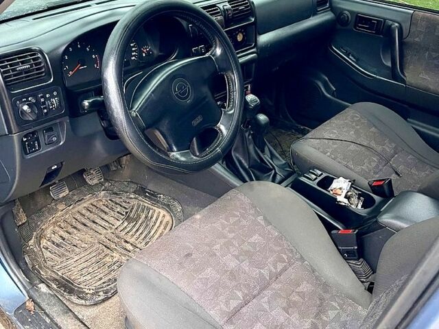 Опель Фронтера, об'ємом двигуна 2.2 л та пробігом 270 тис. км за 2500 $, фото 4 на Automoto.ua