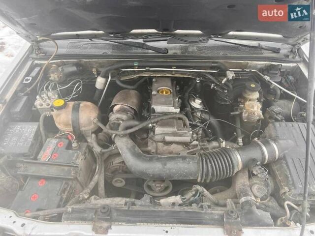 Опель Фронтера, об'ємом двигуна 2.2 л та пробігом 373 тис. км за 4000 $, фото 5 на Automoto.ua