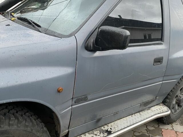 Сірий Опель Фронтера, об'ємом двигуна 2 л та пробігом 200 тис. км за 3931 $, фото 4 на Automoto.ua