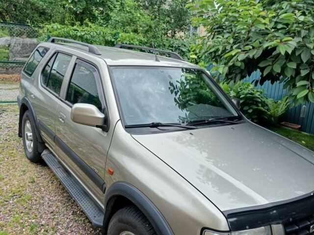 Серый Опель Фронтера, объемом двигателя 3.2 л и пробегом 355 тыс. км за 5500 $, фото 1 на Automoto.ua