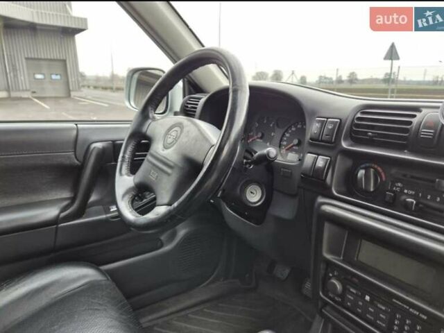 Серый Опель Фронтера, объемом двигателя 2.2 л и пробегом 220 тыс. км за 1900 $, фото 8 на Automoto.ua